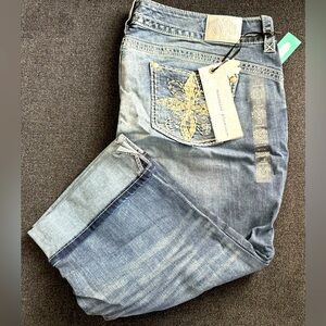 NWT Maurices Premium Blue Jean Capris Size 22 Regular
